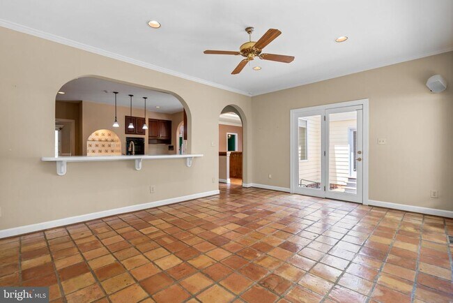 Building Photo - 1301 Daviswood Dr