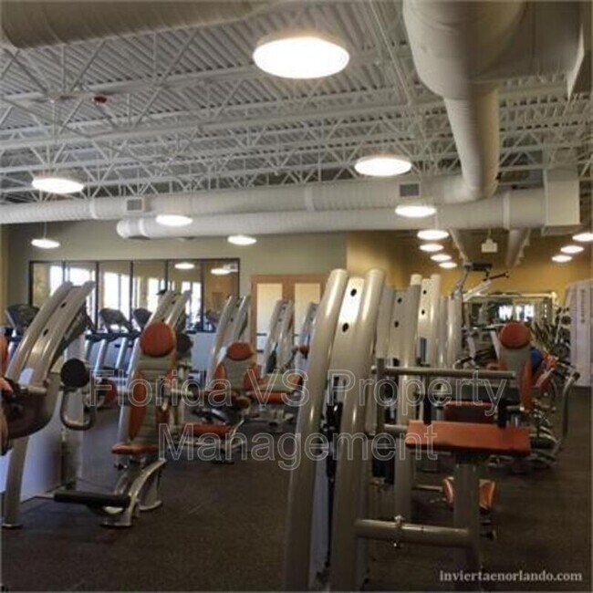 Building Photo - 330 Dundee Dr