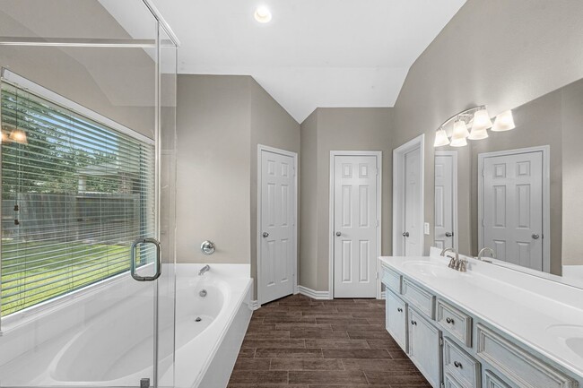 Building Photo - 27723 Amy Willow Ln