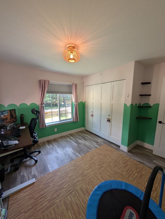 Building Photo - Beautifully Remodeled 3 Bed/2 Bath on Bend...