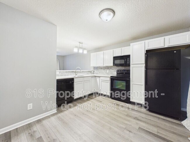 Building Photo - 8164 Drury Ave