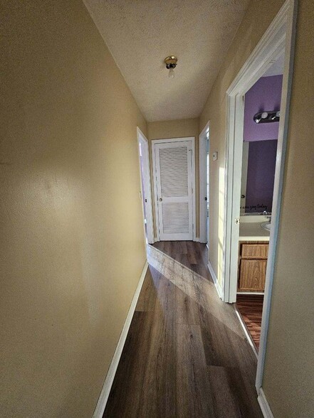 Building Photo - 248 Wessington Pl