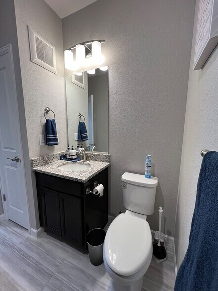 Building Photo - 1801 S Dunkirk St