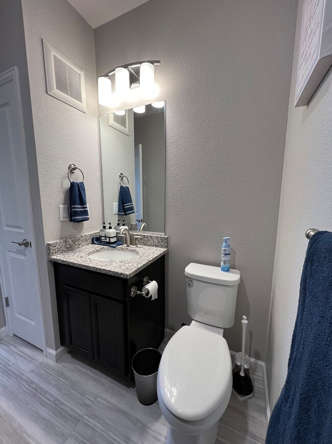 Building Photo - 1801 S Dunkirk St