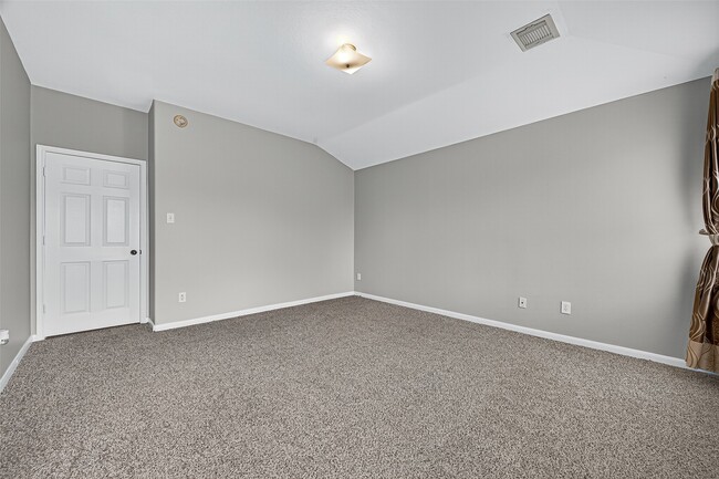 Building Photo - 2111 Castle Gardens Ln