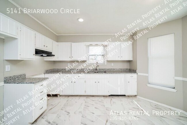 Building Photo - 5141 Briarwood Cir