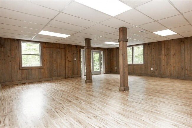 Building Photo - 1365 Timberland Dr