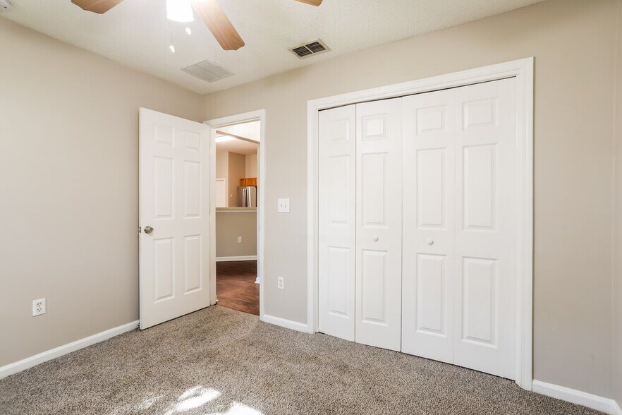 Building Photo - 7910 Westport Bay Ct