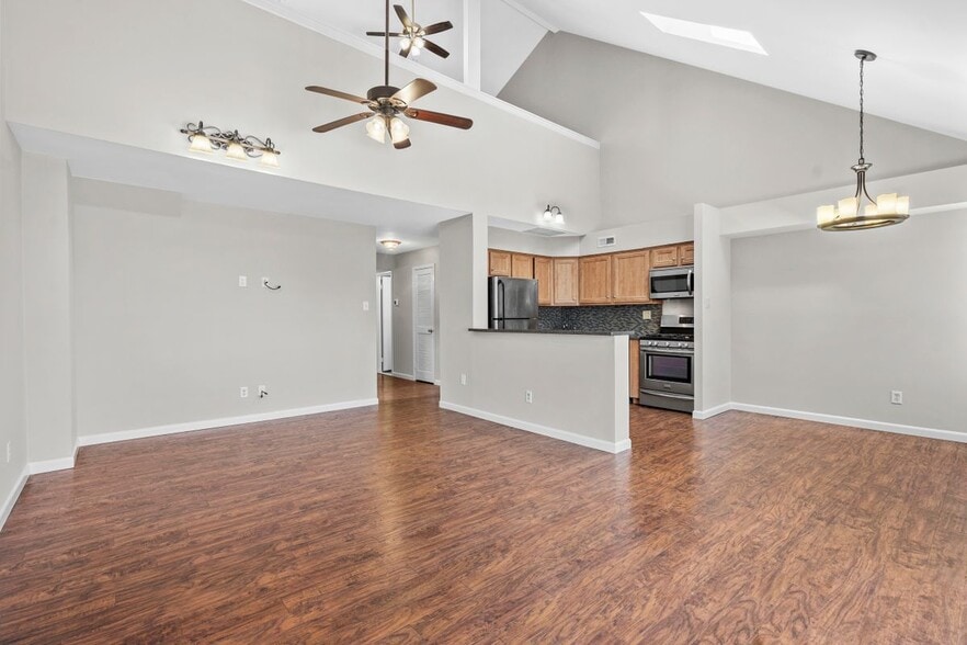 Building Photo - 9496 Convent Ln