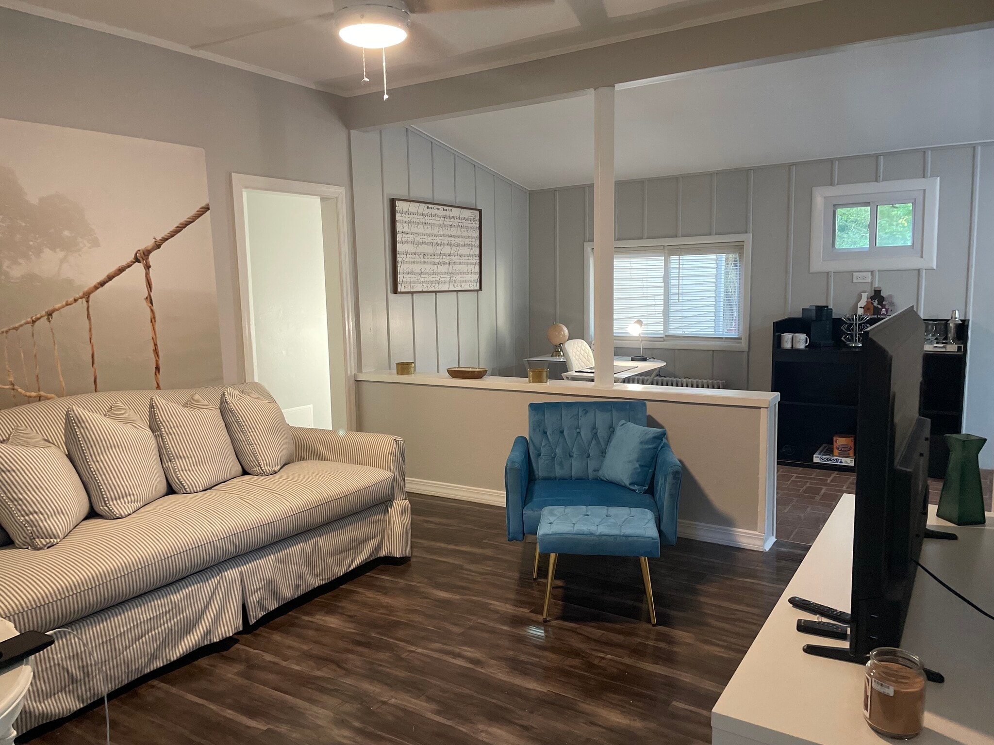 Building Photo - 415 W Camp Ground Rd