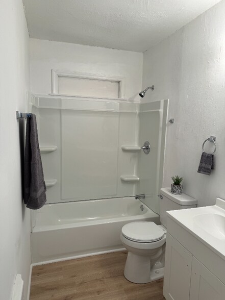 Building Photo - 4338 Cunningham Dr
