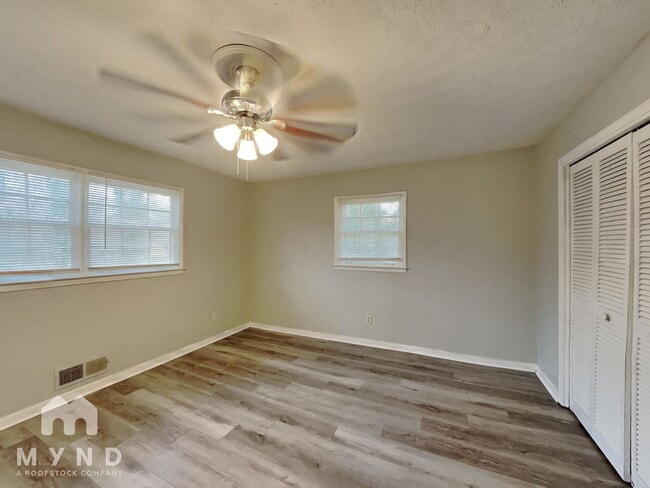 Building Photo - 1687 Coronet Dr