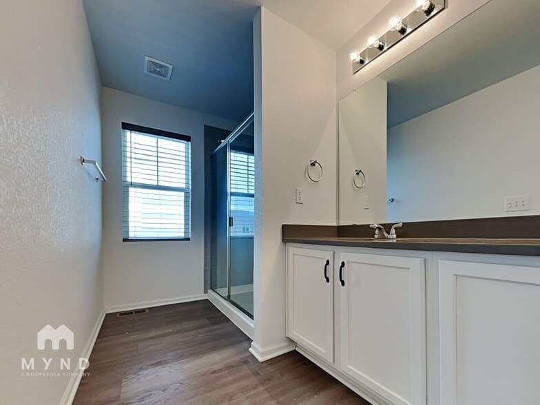 Building Photo - 9732 Truckee St