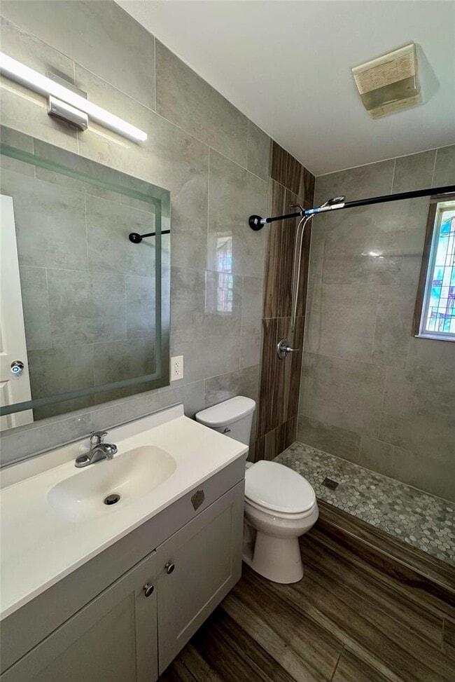Building Photo - $2,950MONTHLY;3120 SW 35TH AVE WEST PARK, ...