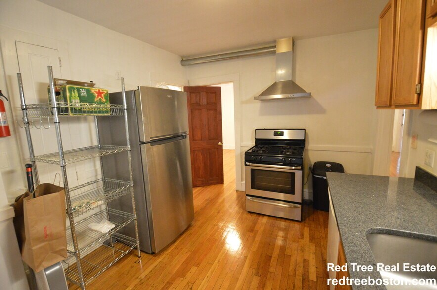 Primary Photo - 25 Colborne Rd