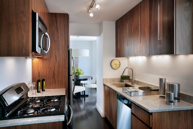 Building Photo - The Wimbledon