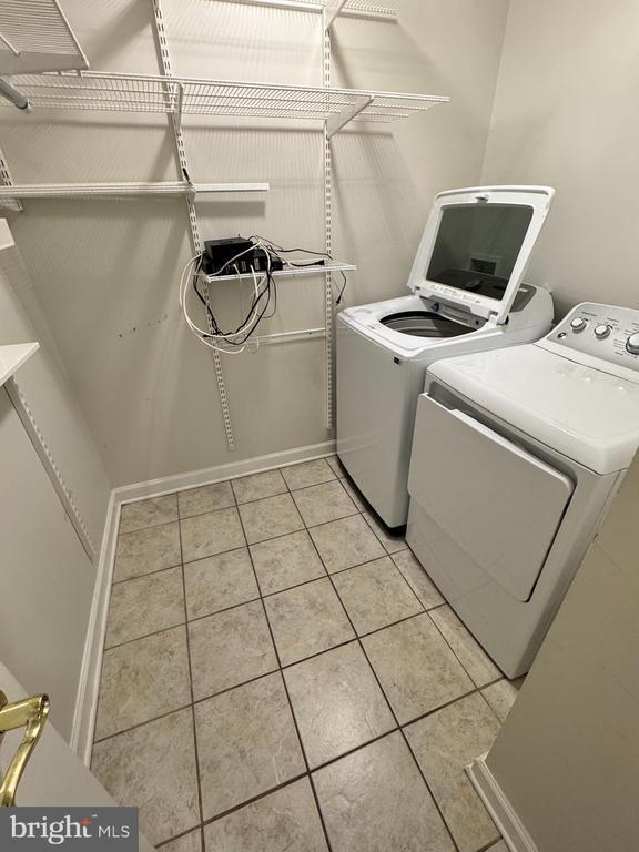 Building Photo - 3800 Fairfax Dr