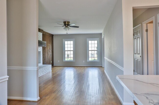 Building Photo - 5423 Rilian Ct