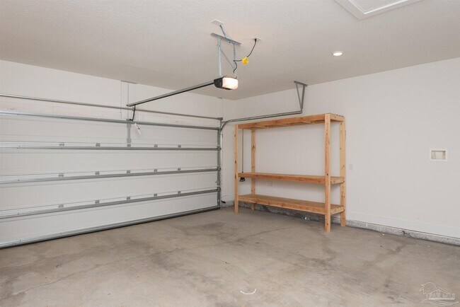 Building Photo - 874 Windhill Dr