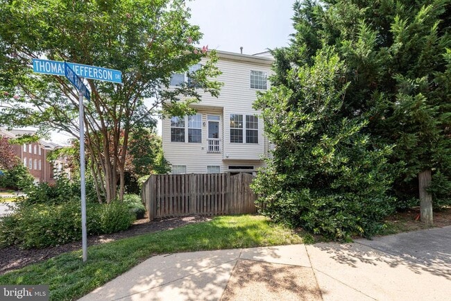 Building Photo - 2619 Logan Wood Dr