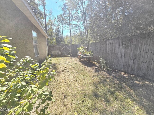 Building Photo - 13805 Flamingo Ave