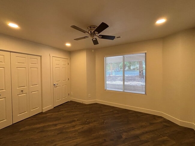 Building Photo - SPACIOUS 2 BEDROOM TOWNHOME FOR RENT!