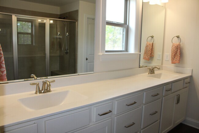 Building Photo - 7217 Rex Rd