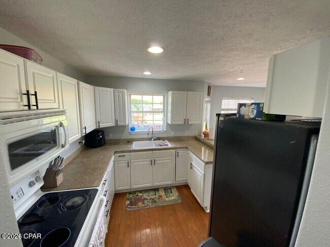 Building Photo - 5413 Nicole Blvd