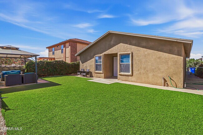 Building Photo - 14181 Tierra Halcon Dr
