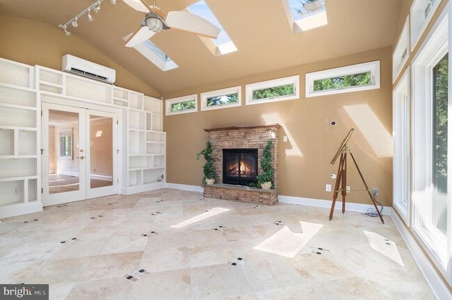 Building Photo - 15729 Holly Grove Rd