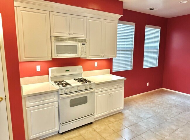 Building Photo - COMING SOON!!! Beautiful 3 Bed, 3 Bath, and 2 Car Garage in Lake Elsinore Minutes from the Late!