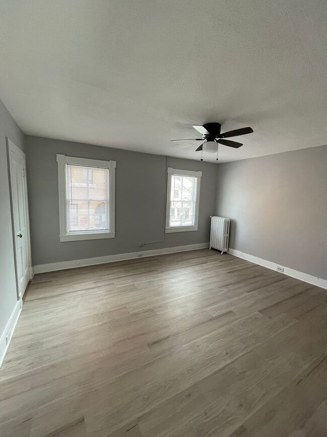 Building Photo - Small pets are welcome with an additional deposit and monthly pet rent.