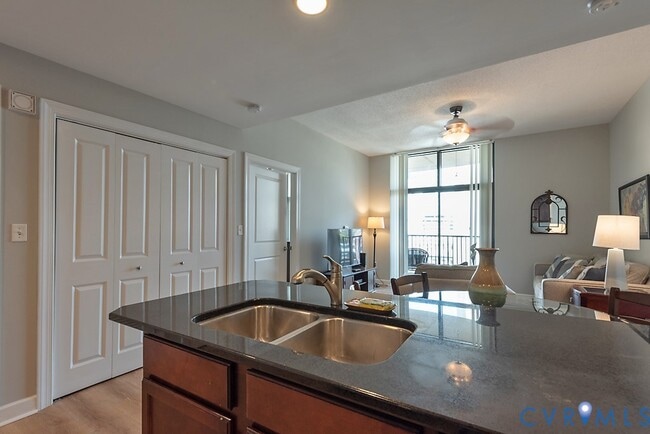 Building Photo - 1101 Haxall Point