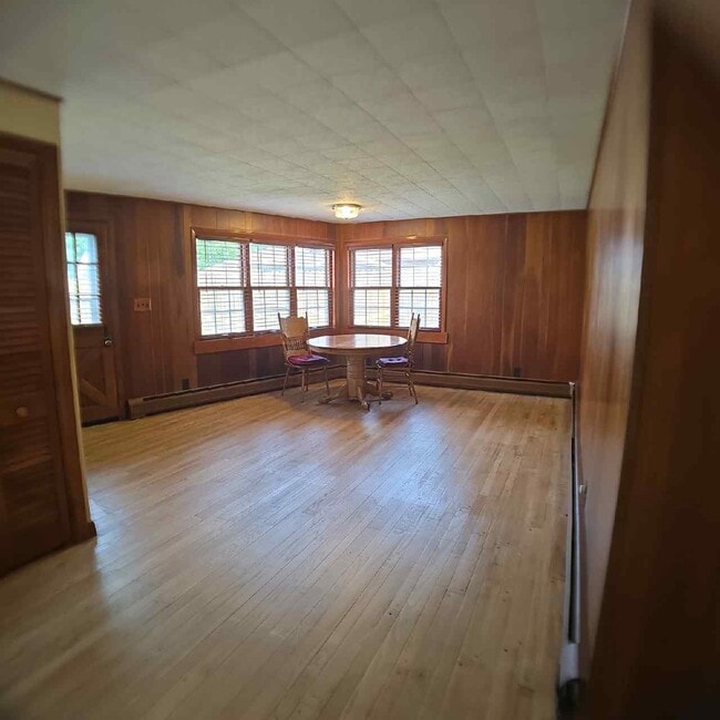 Building Photo - 5916 Cornflower Ln