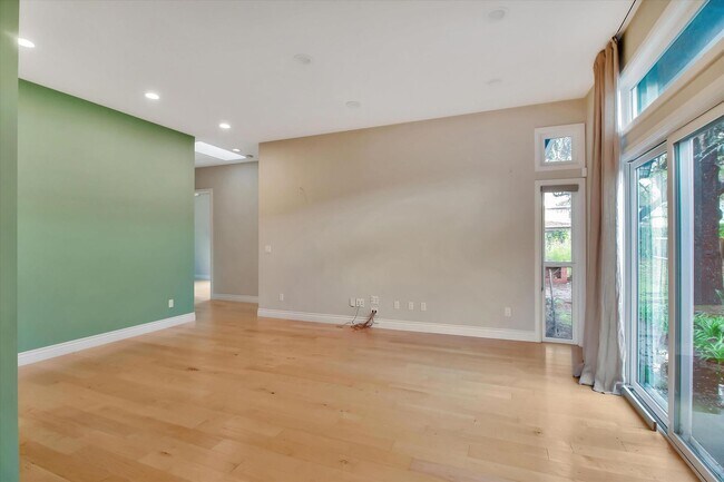 Building Photo - 7150 Bollinger Rd