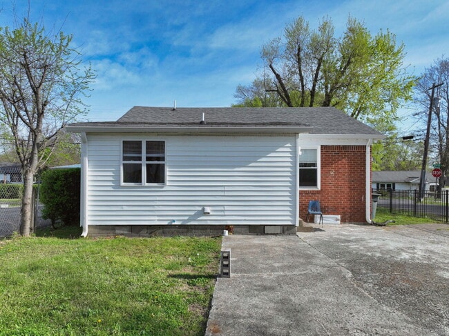 Building Photo - Updated 2BR/2BA Home | Rare Second Bath, Efficient Layout
