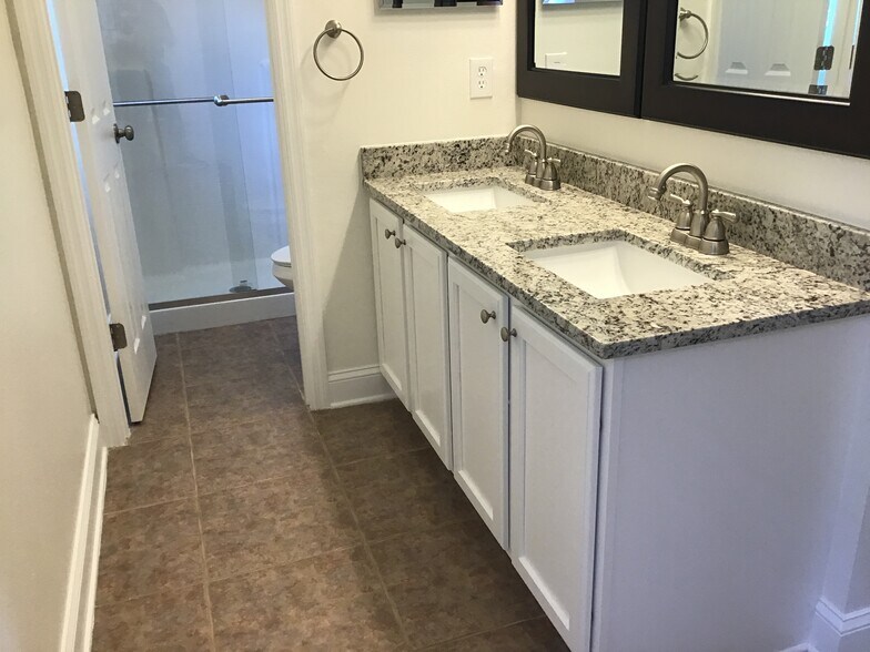 Building Photo - 4315 Stonefield Dr