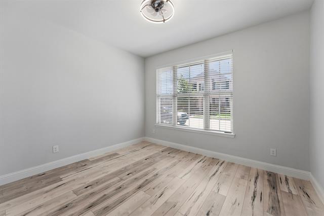 Building Photo - 2104 Barx Dr