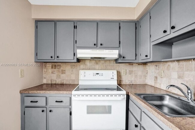 Building Photo - 710 N Ocean Blvd