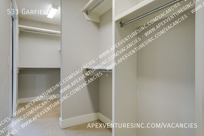 Building Photo - 531 Garfield St