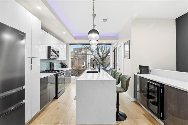 Building Photo - 5228 Dresden Wy