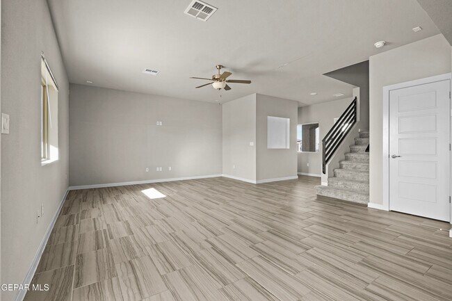 Building Photo - 13900 Villa Vista Ave