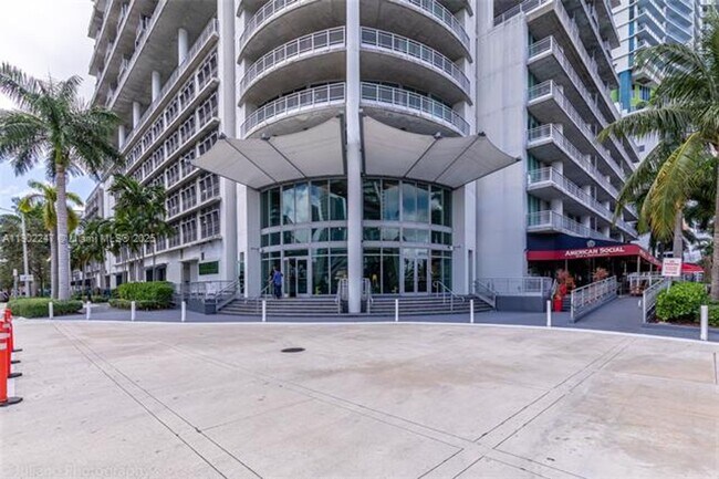 Building Photo - 690 SW 1st Ct