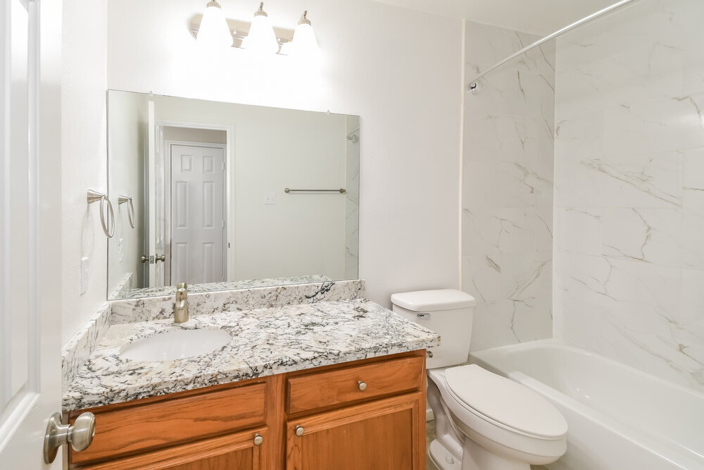Building Photo - 1060 Cabot Cove