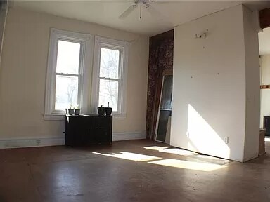 Building Photo - 523 Lowell St