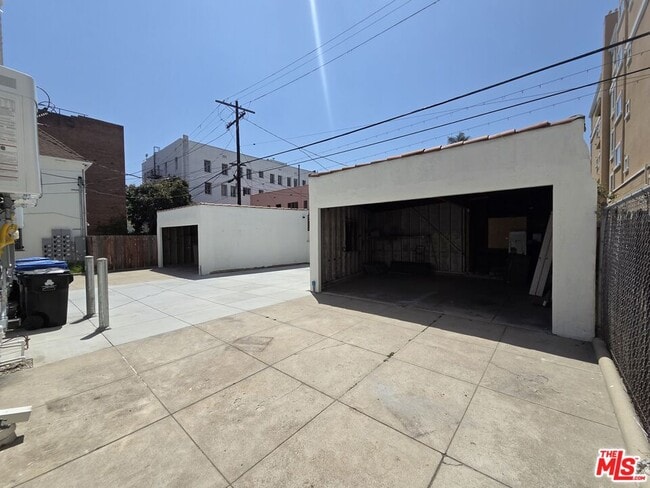 Building Photo - 351 S Detroit St