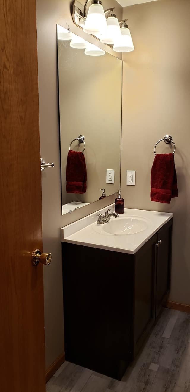 mstr bathroom - 401 S Baltimore St