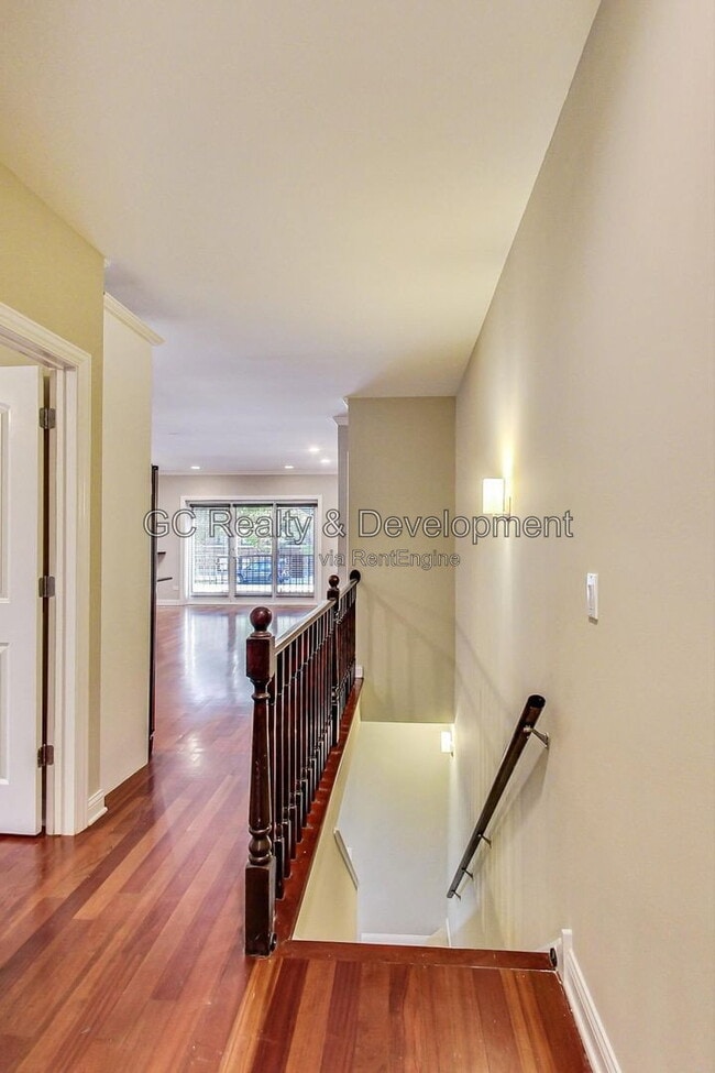 Building Photo - 4610 N Ashland Ave