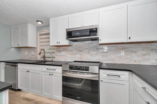 Building Photo - 5839 SW 59th St