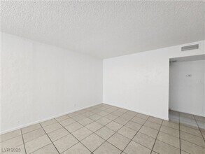 Building Photo - 1904 Rexford Dr